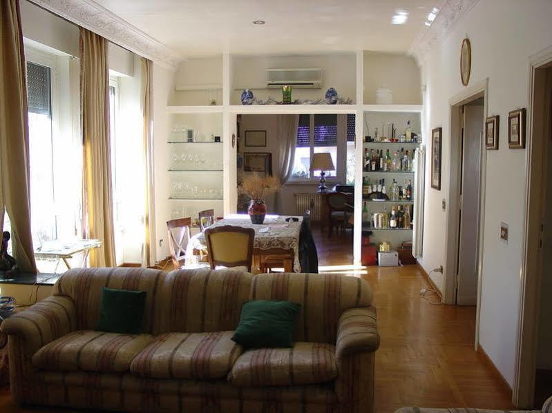 Vatican Suites Happy Holidays Рим Екстериор снимка
